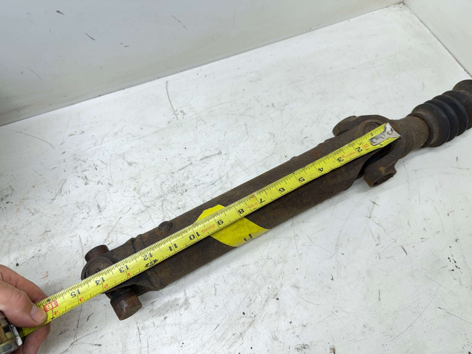 97-02 Jeep Wrangler TJ 13.5" REAR DRIVESHAFT 2.5L 4 CYL 5 Spd Drive Shaft 2.5 L