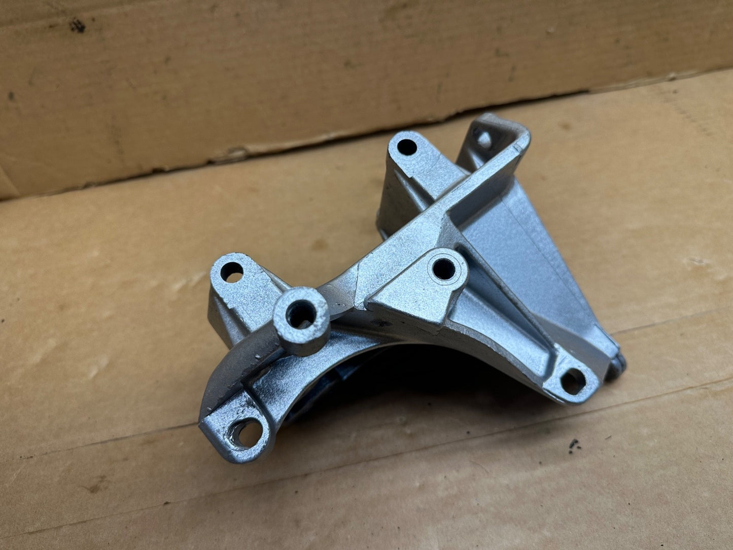 Jeep FSJ 4.2L  A/C Compressor Bracket OEM 3239470 4.2 L Air Mount A C J10 Waggy