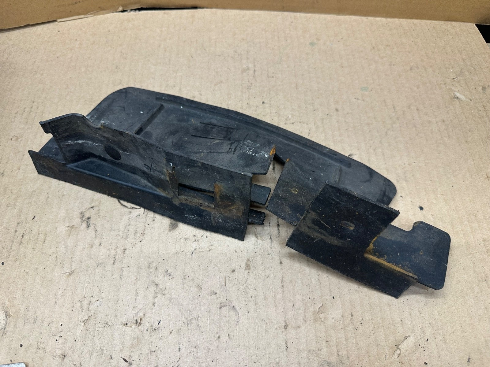 97-06 Jeep Wrangler TJ Grill Condenser Seal Windage Insert 55036866 Radiator OEM