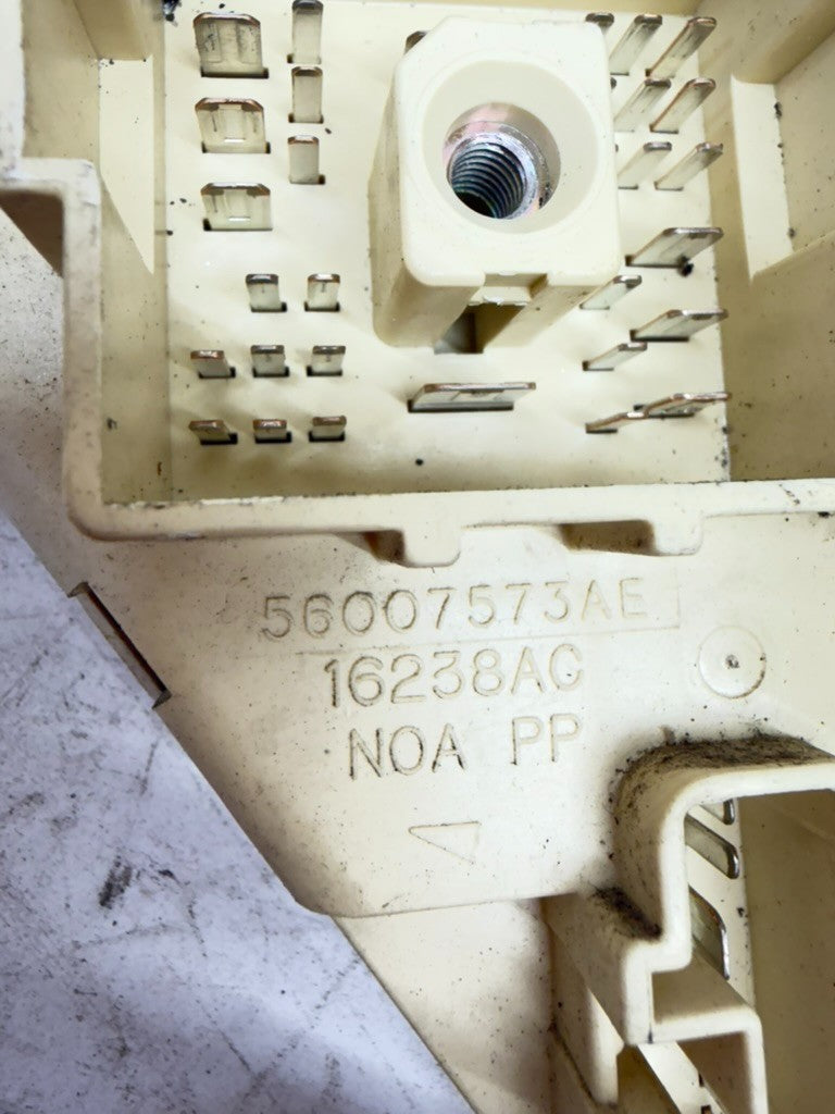 Jeep Cherokee XJ 97-01 OEM Interior Fuse Box Panel 56007573AE Board Relay Inside