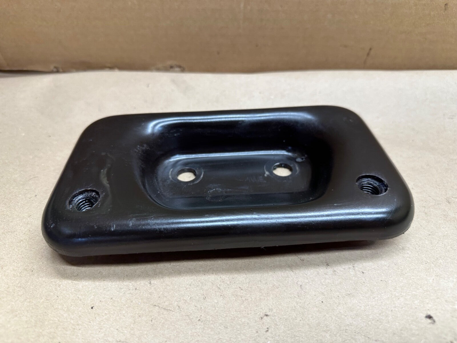 87-01 Jeep Cherokee XJ AW4 Automatic Transmission Exhaust Mount Bracket 2wd