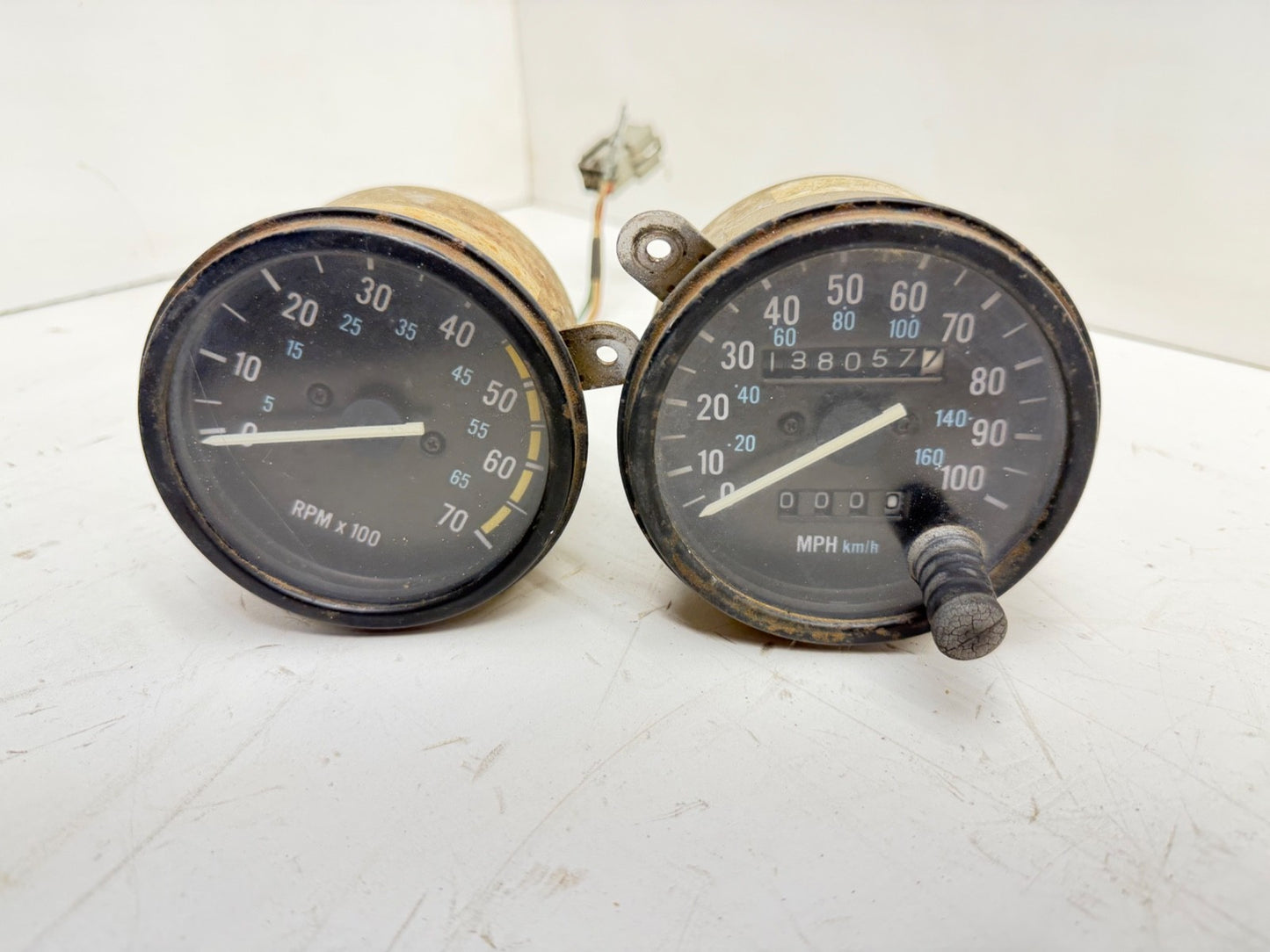 87-90 Jeep Wrangler YJ Gauge Instrument Cluster Speedometer Tachometer 138k Mile