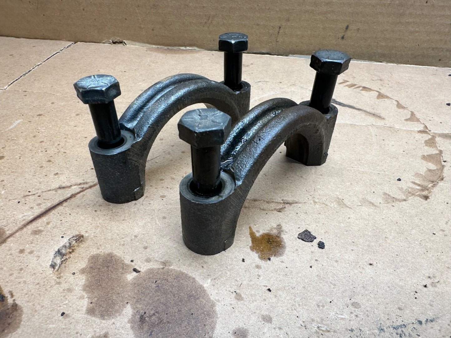 AMC MODEL 20 DIFFERENTIAL CARRIER BEARING RETAINER CAPS PAIR WITH BOLT Diff CJ
