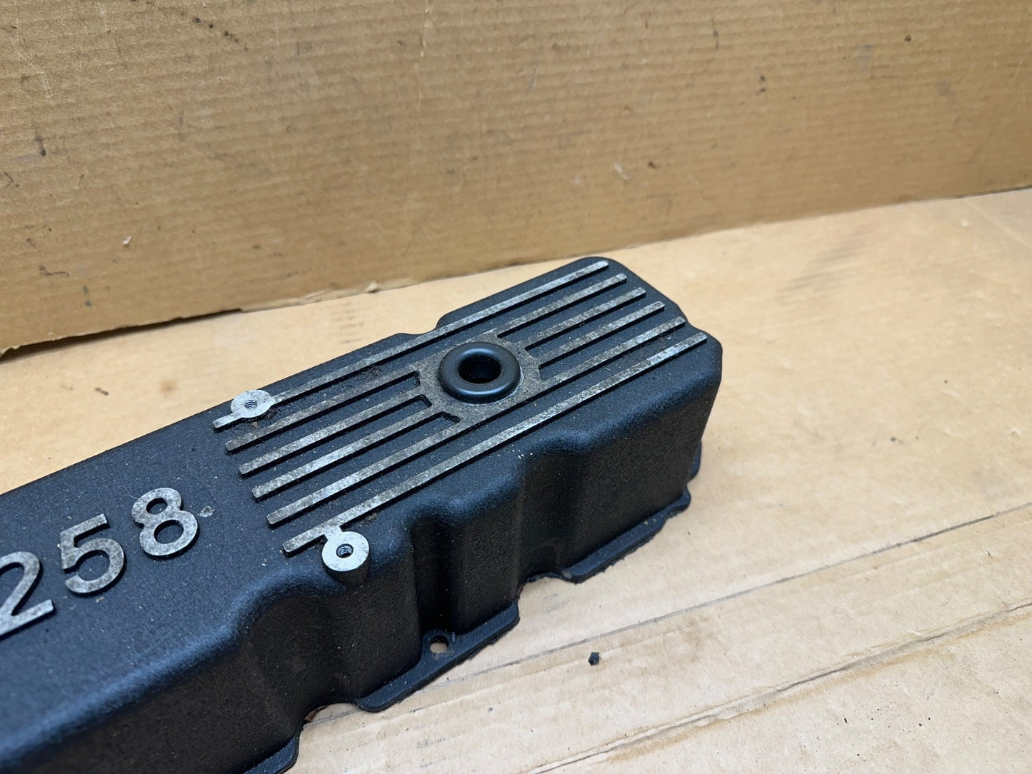 JEEP CJ  1980-86 4.2L AFTERMARKET Engine Valve Cover Aluminum 258 ci 4.2 L Black
