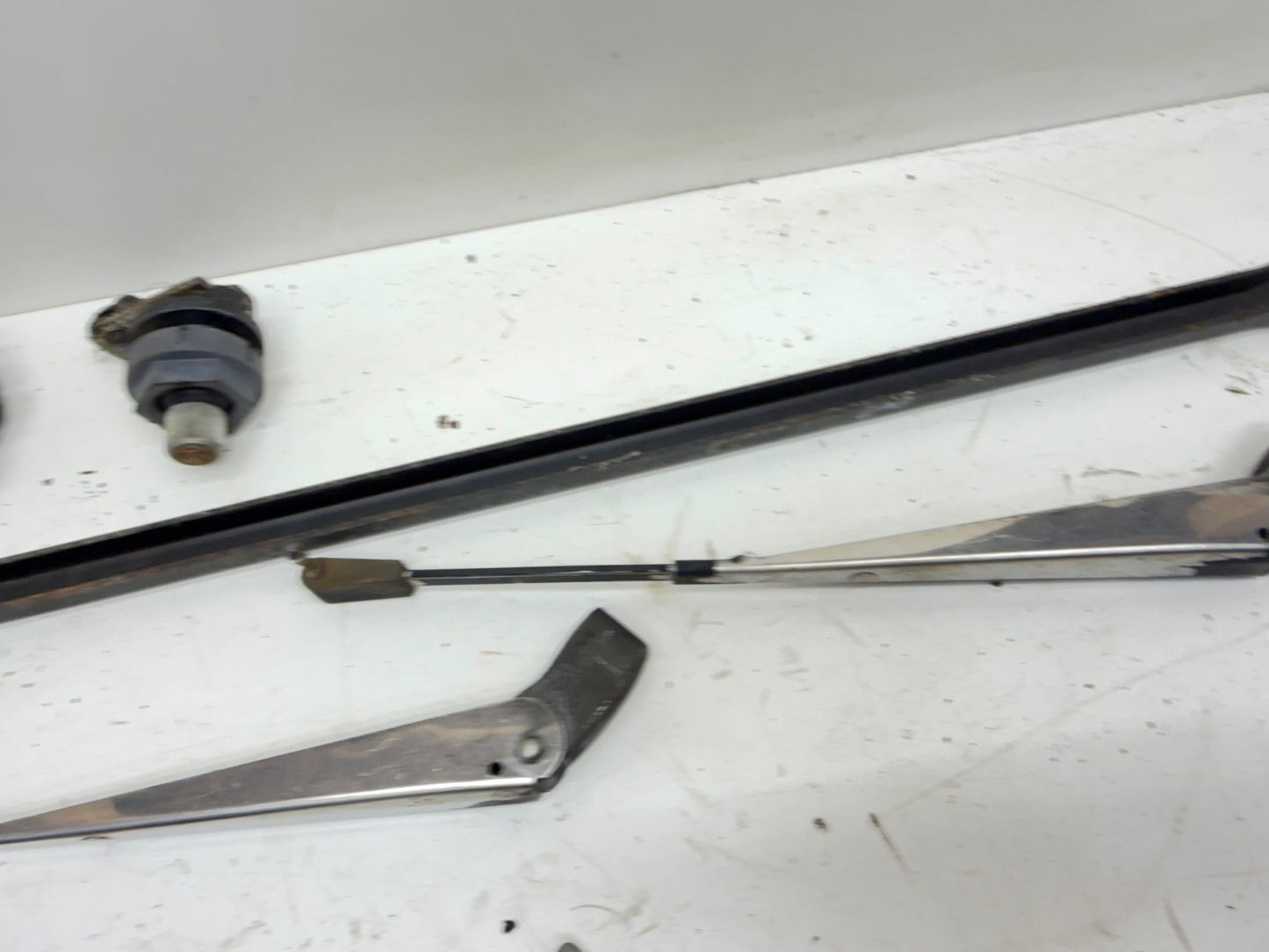 Jeep Wrangler YJ 87-95 Wiper Transmission Linkage Pivot Nut Motor Assembly Rod
