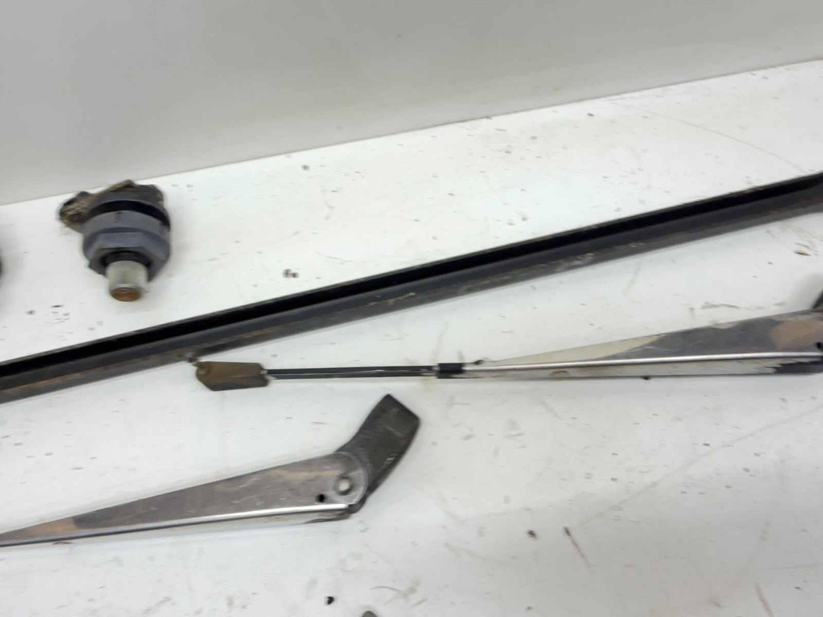 Jeep Wrangler YJ 87-95 Wiper Transmission Linkage Pivot Nut Motor Assembly Rod