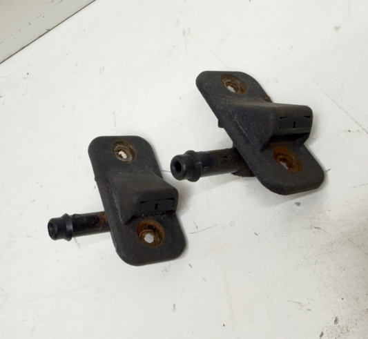 Jeep Wrangler YJ 87-95 Windshield Washer Nozzle Spray Squirter Set Sprayer OEM