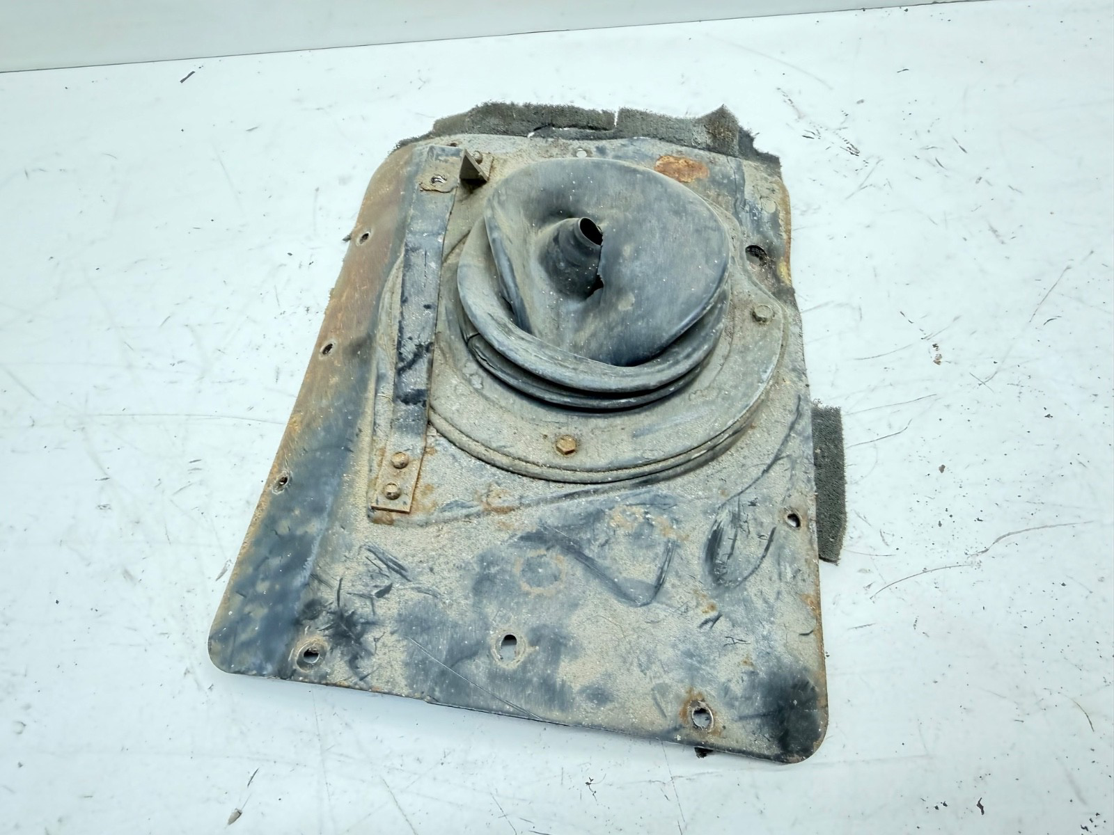 Jeep TJ Wrangler 97-02 Manual Transmission Tunnel Cover Shifter Plate 5spd Trans