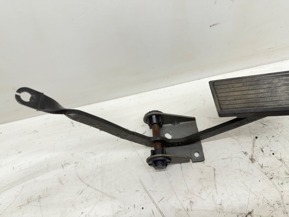 97-01 Throttle Pedal Assembly Jeep Cherokee XJ 1997-2001 52079206-XJ-LHD Gas OEM