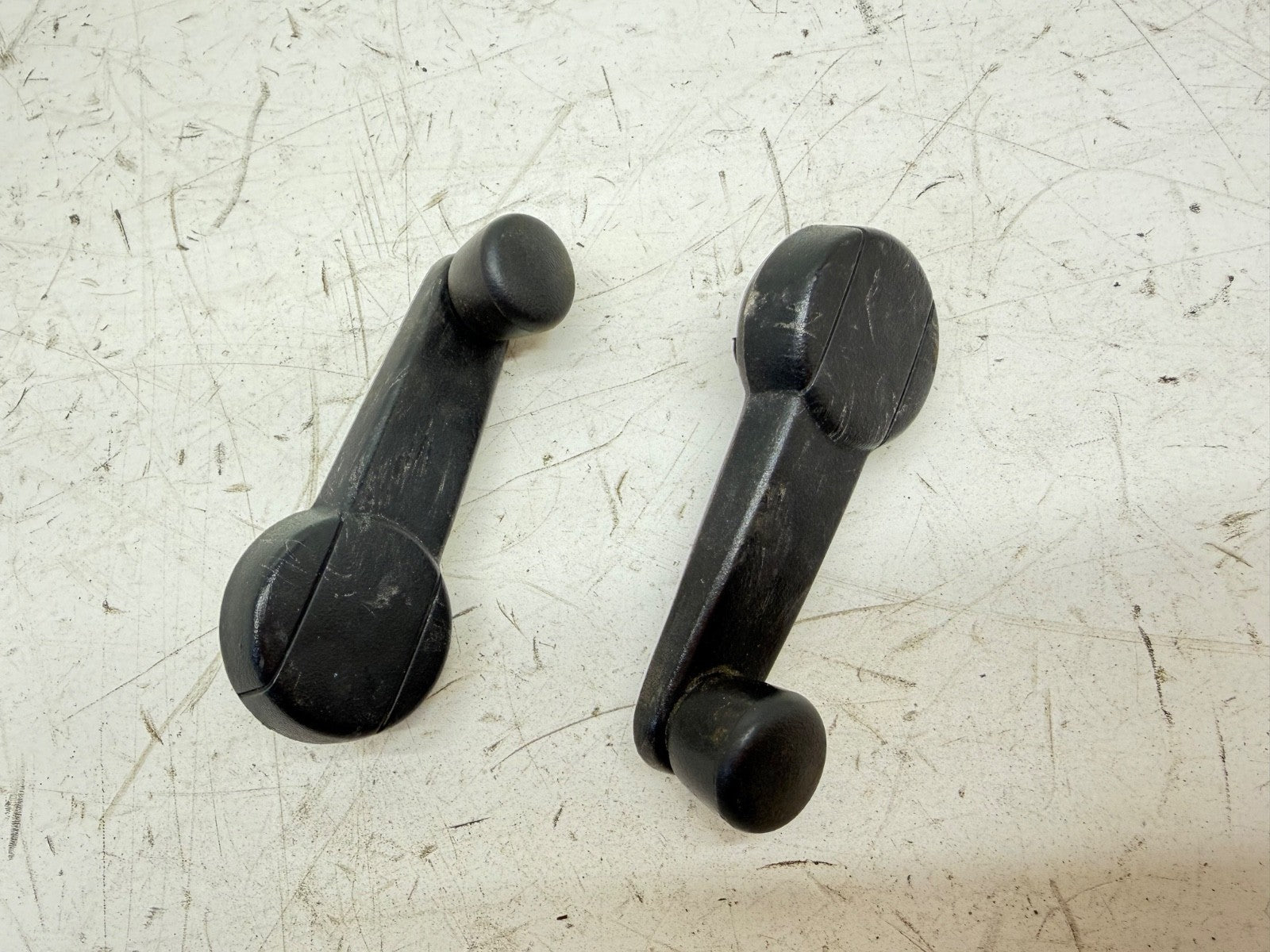 Jeep Cherokee XJ 84-96 OEM Manual Crank Window Handle Black Pair Factory MJ L R