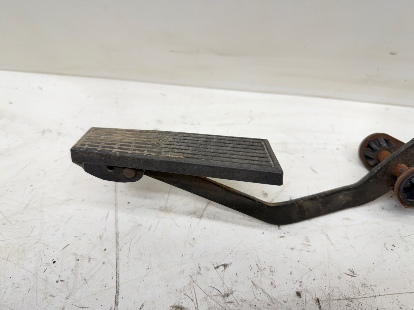 Jeep Wrangler TJ 97-06 Gas Accelerator Pedal Throttle Bracket Firewall Petal OEM
