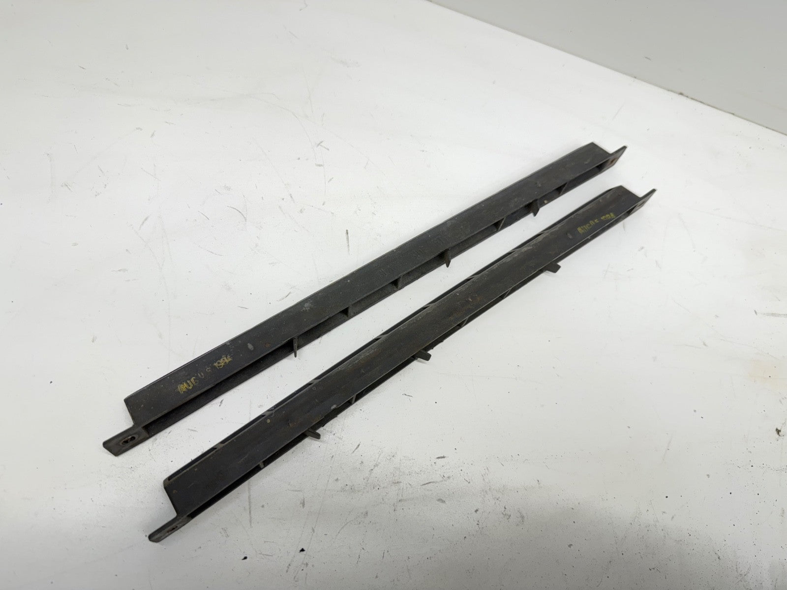 PAIR L+R Jeep CJ 76-86 Windshield Defrost Upper Dash Vent OEM Duct 1984 Stamp
