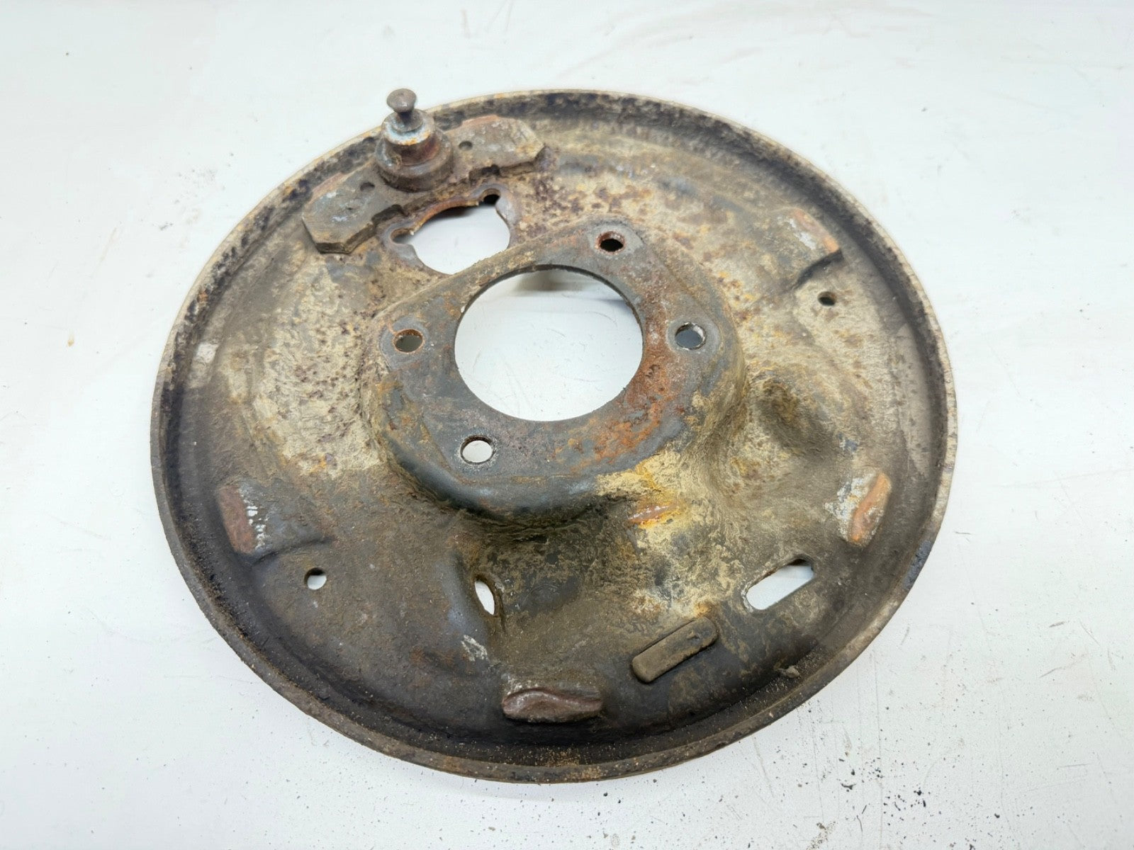 84-90 Jeep Cherokee Wrangler Left Drivers backing plate rear XJ YJ Dana 35 10"
