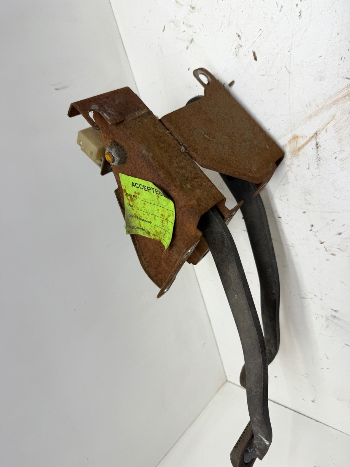 Jeep Wrangler TJ 97-06 OEM Standard Manual Clutch Brake Pedal Assembly 5 speed
