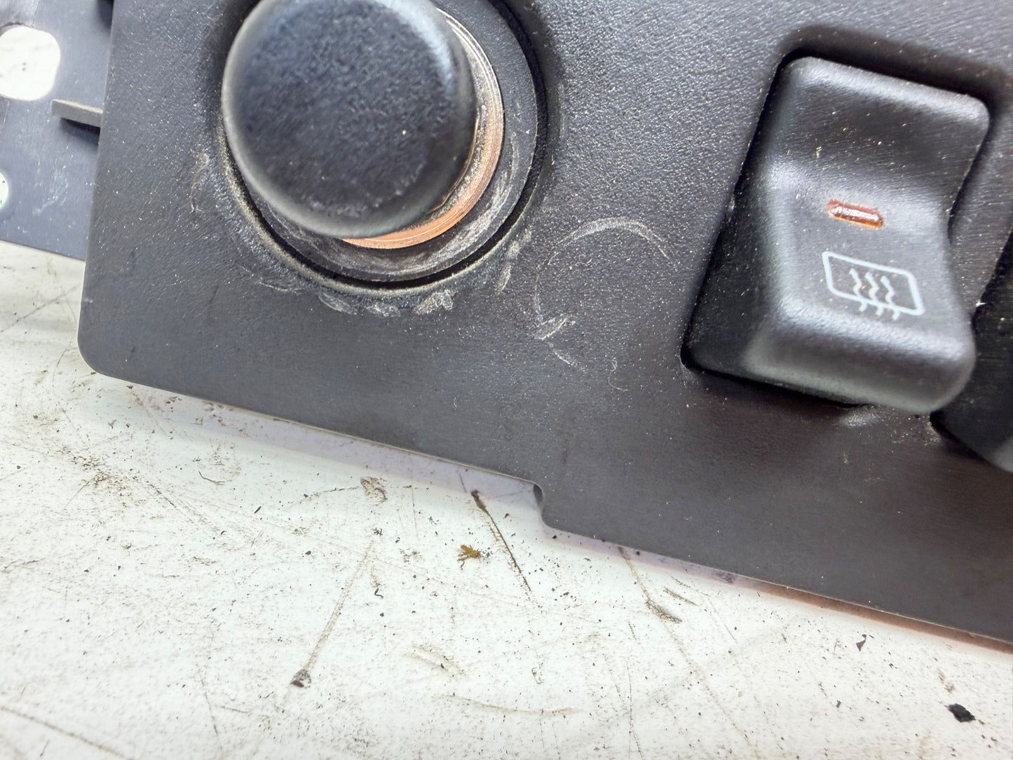 97-01 Jeep Cherokee XJ Dash Switch Panel Dash Defrost Rear Wiper 12v outlet OEM