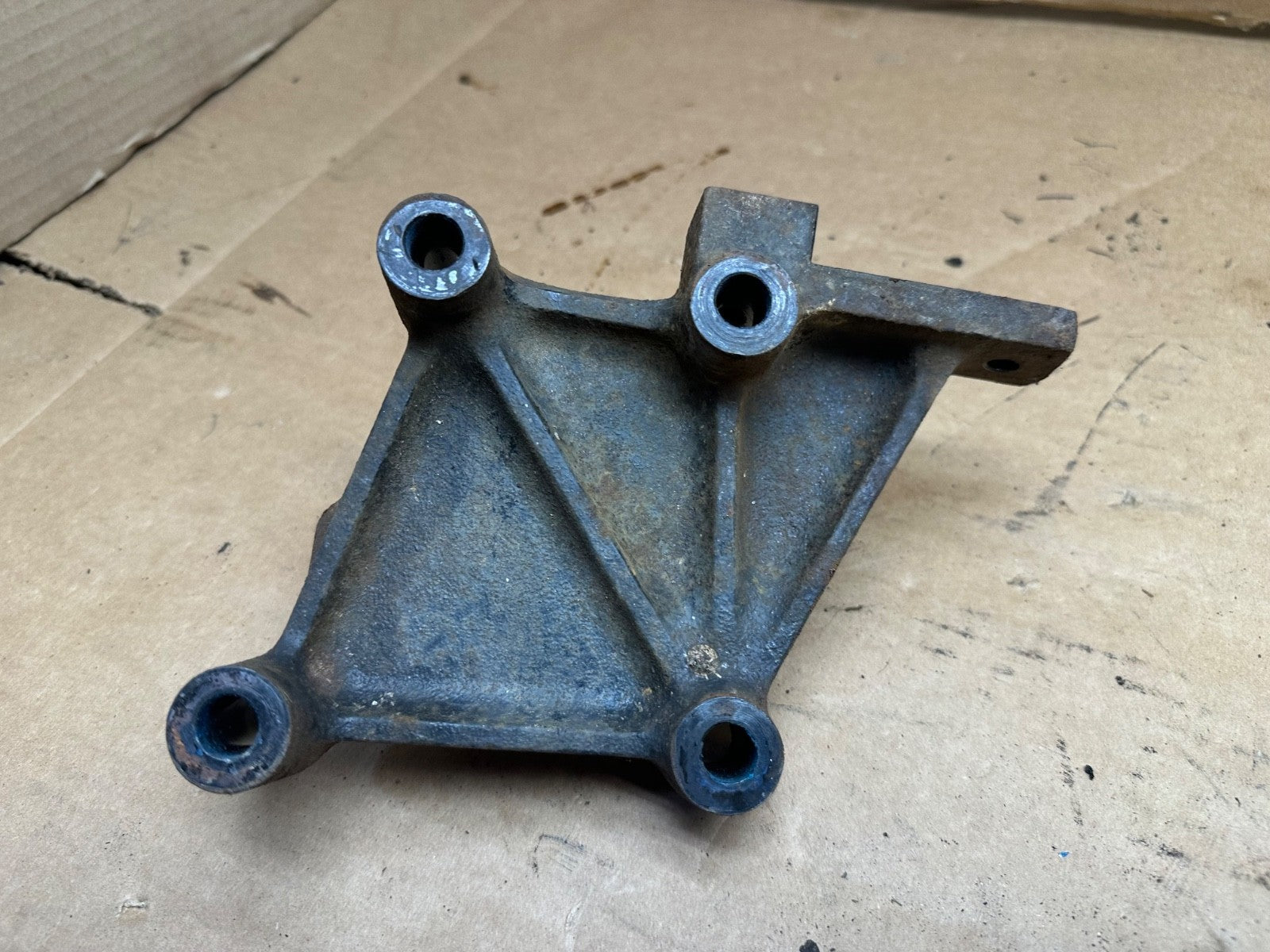 1987-1995 Jeep Wrangler YJ Steering Box Mounting Bracket Mount Brace OEM Spacer