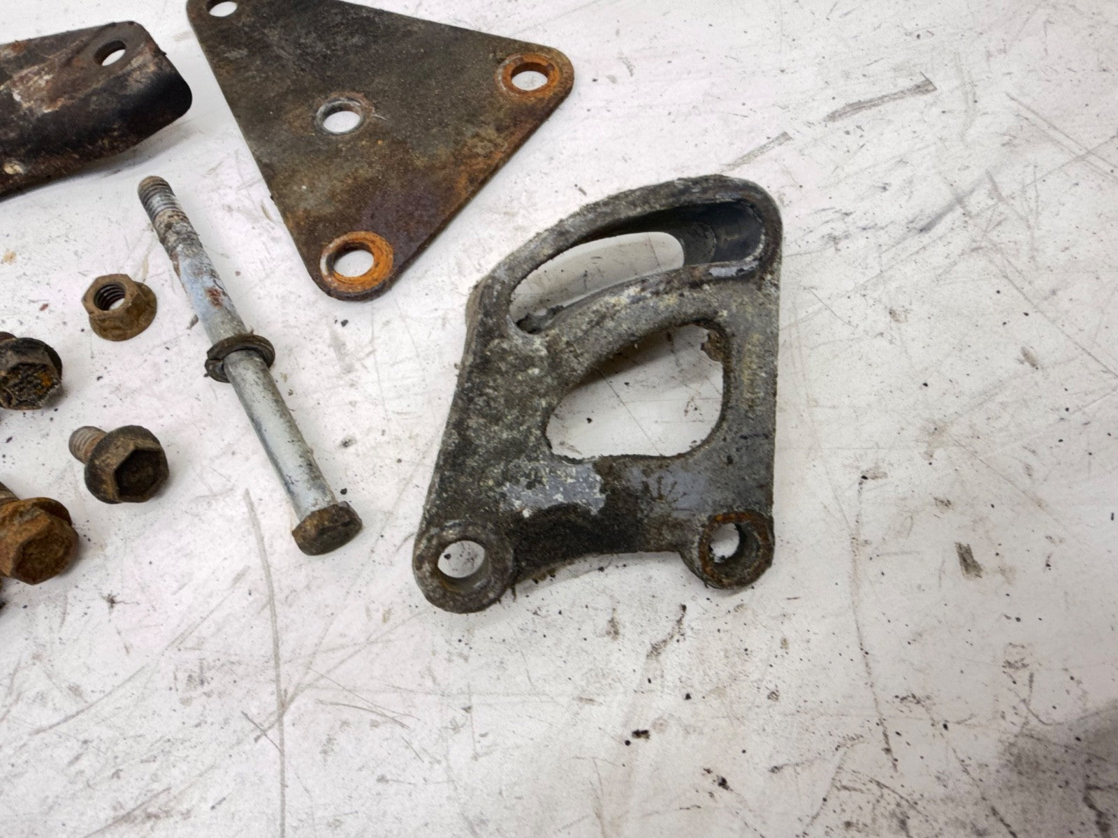 76-90 Jeep Wrangler YJ CJ 5 7 4.2 L Power Steering Pump Brackets V-Belt 258 ci.