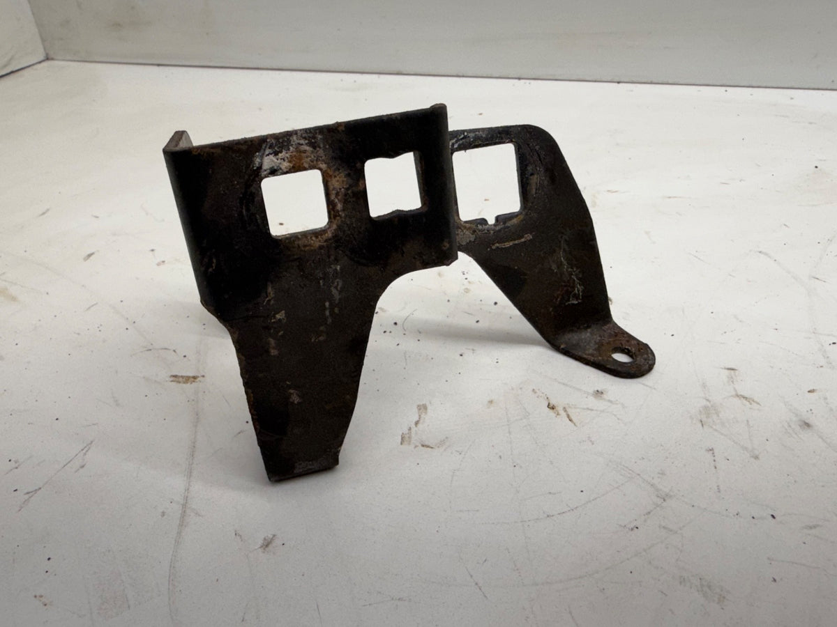 91-02 Jeep Wrangler TJ 4.0 L Throttle Cable Bracket Kickdown Mount OEM Factory