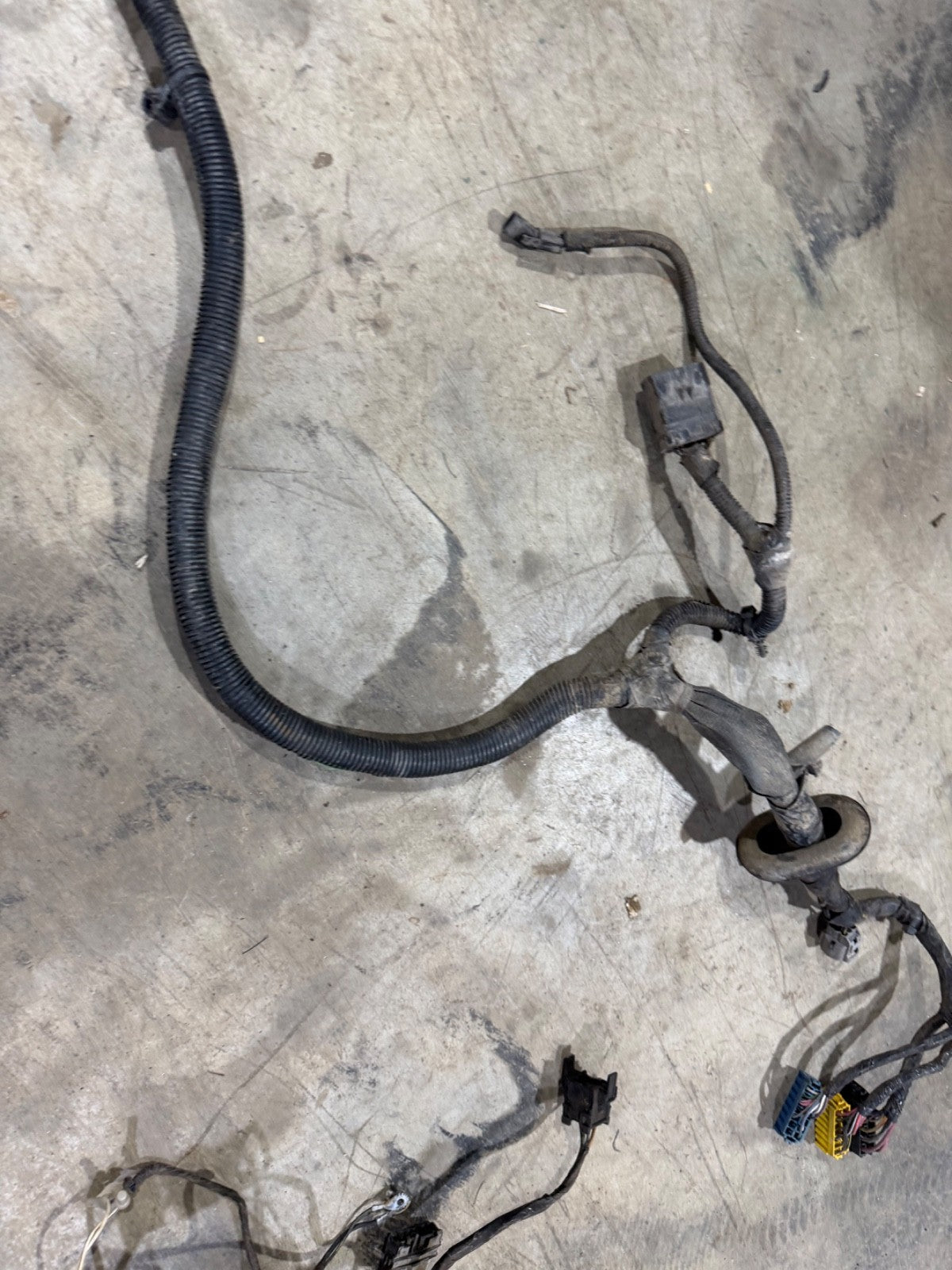 97 Jeep TJ Wrangler Fusebox Under Hood Fuse box Engine Wire Harness Block 97