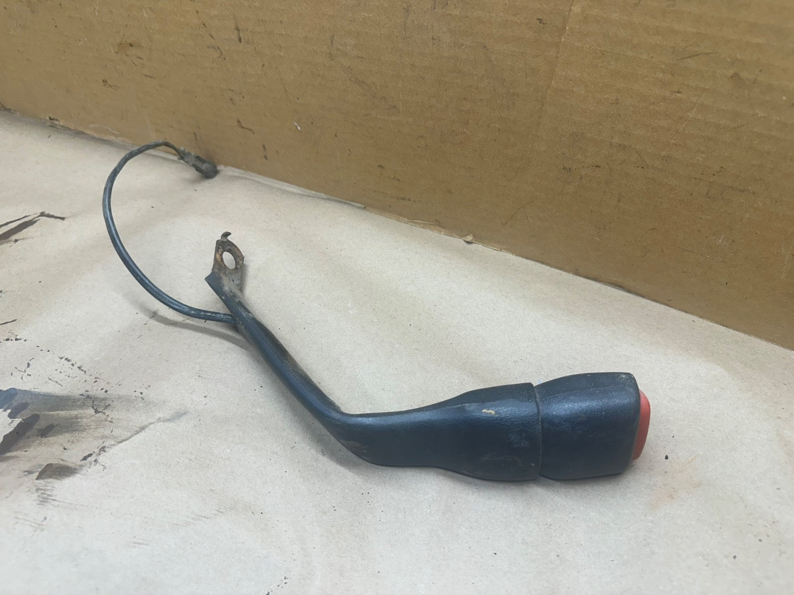 Jeep Cherokee XJ 97-01 OEM Female Seat Belt End Buckle Driver Side Left Front LF