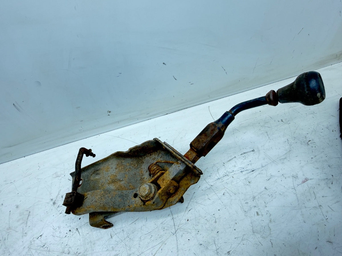 87-95 Jeep Wrangler YJ Transfer Case Shifter Bracket 5 speed NP231 AX5 231 Shift