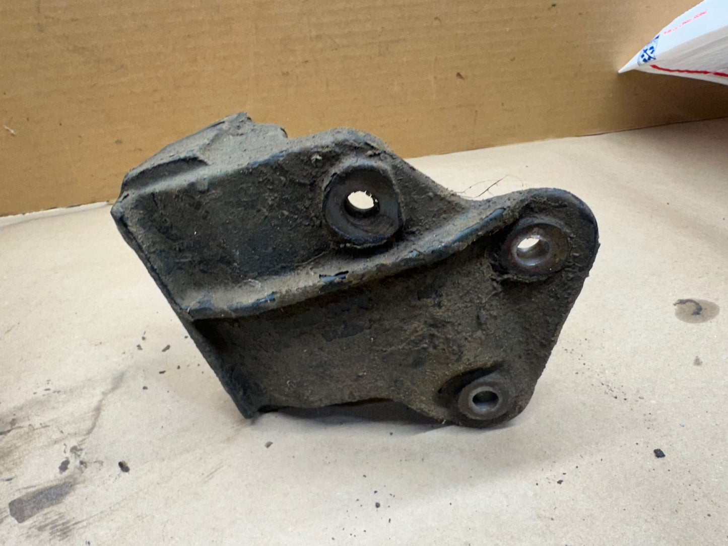 Engine Motor Mount OEM Right Side Jeep Wrangler Tj 97-99 4.0 L 6 Cyl Cherokee XJ