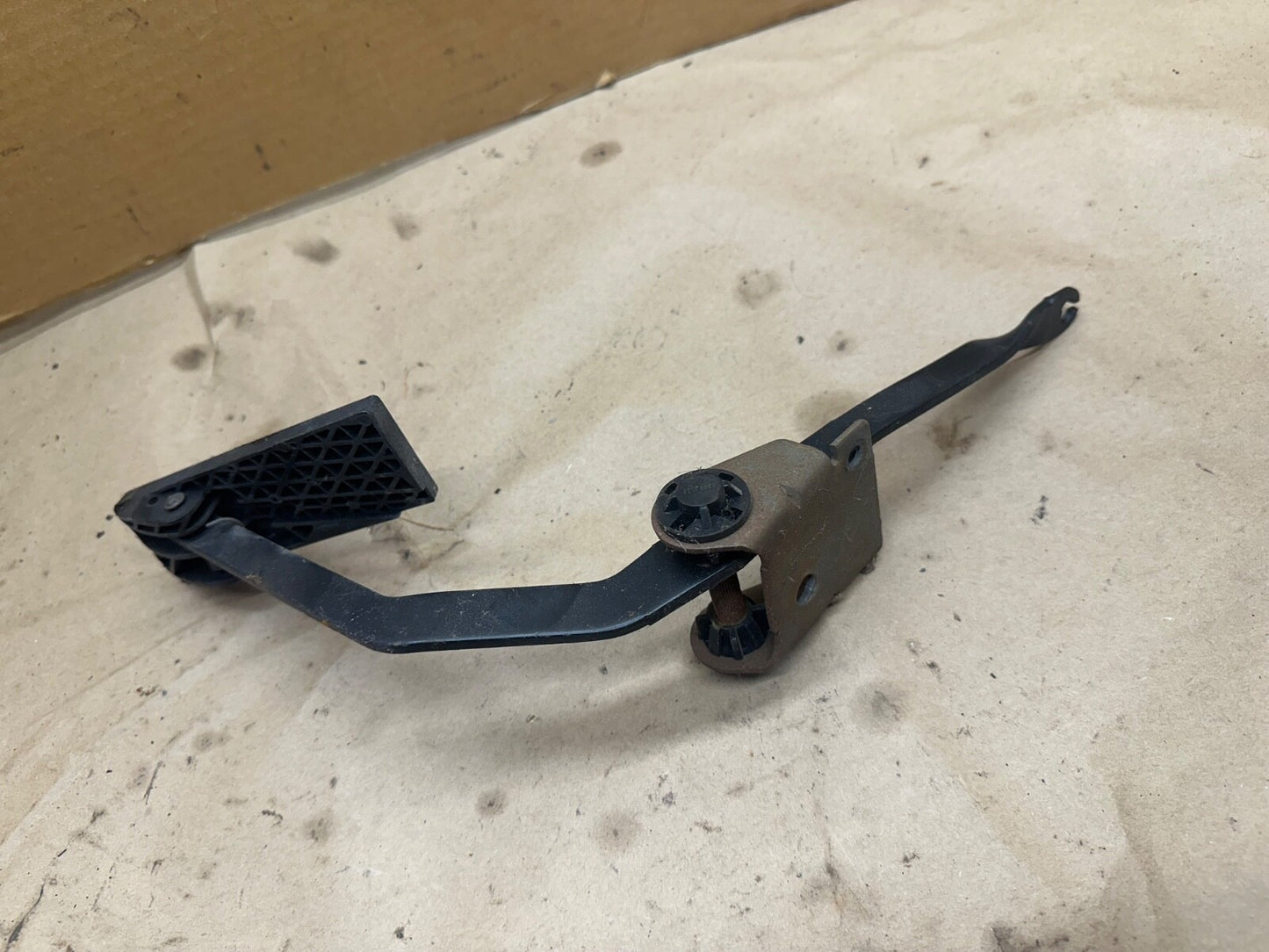 97-06 Jeep Wrangler TJ Fuel Gas Pedal LHD Factory OEM Petal Throttle Foot OE