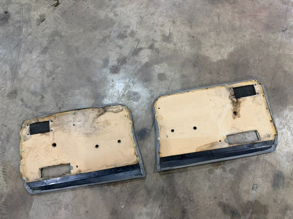 84-96 Jeep Cherokee XJ Pair L R Gray Interior Door Panel Manual Crank Windows OE