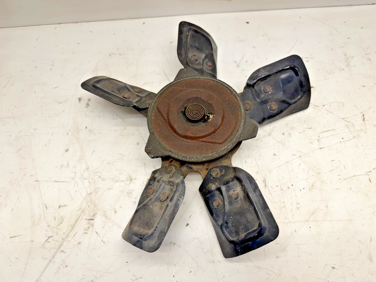 Jeep Wrangler YJ 92-95 2.5 L 4 cylinder Engine Cooling Fan clutch 2.5L Radiator