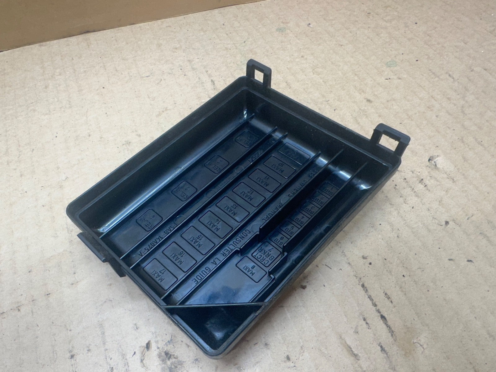 1997-2002 Ford F150 Crown Victoria Marquis Fuse Relay Box Cover Lid F5AB14A075A