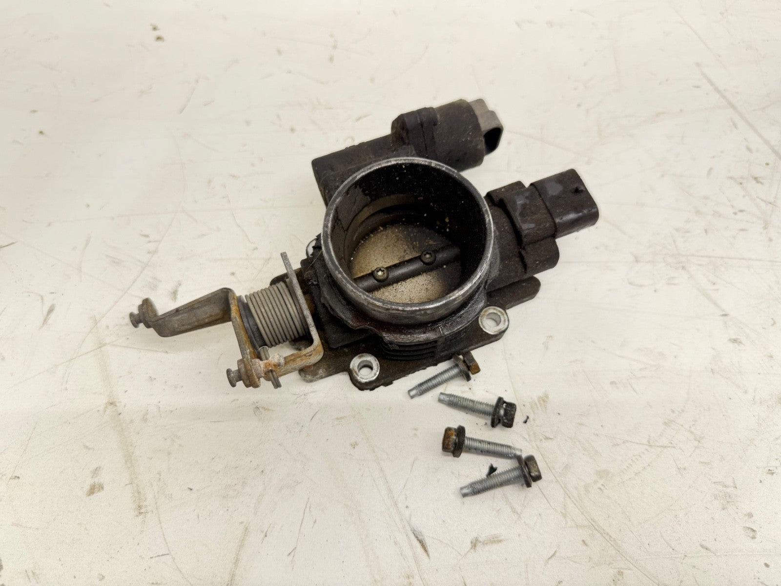 Jeep Wrangler YJ 92-95  2.5 4cyl Throttle Body Original OEM 53030843 2.5L 93 94