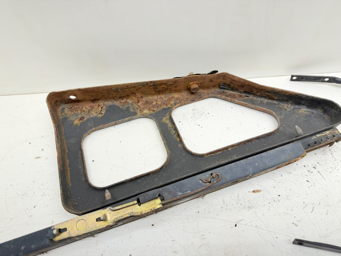 91-95 Driver Side Left Jeep Wrangler YJ Front SEAT MOUNT BRACKET Slider Mounting