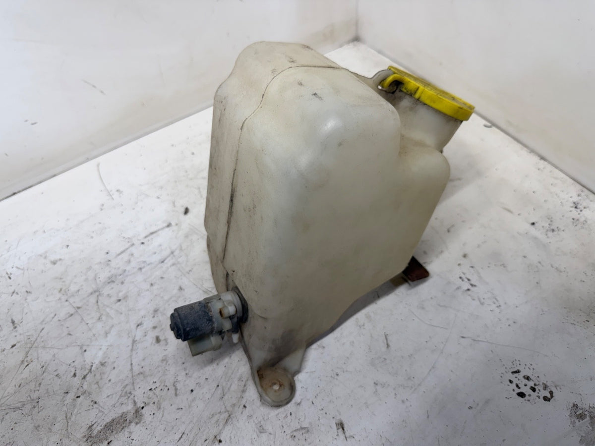 97-02 Jeep TJ Wrangler Single Pump Windshield Washer Reservoir Sprayer Tank OEM