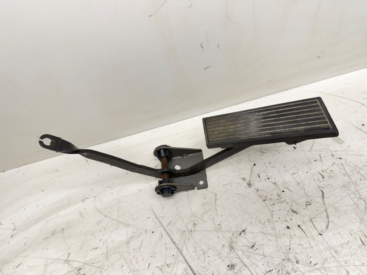 97-01 Throttle Pedal Assembly Jeep Cherokee XJ 1997-2001 52079206-XJ-LHD Gas OEM