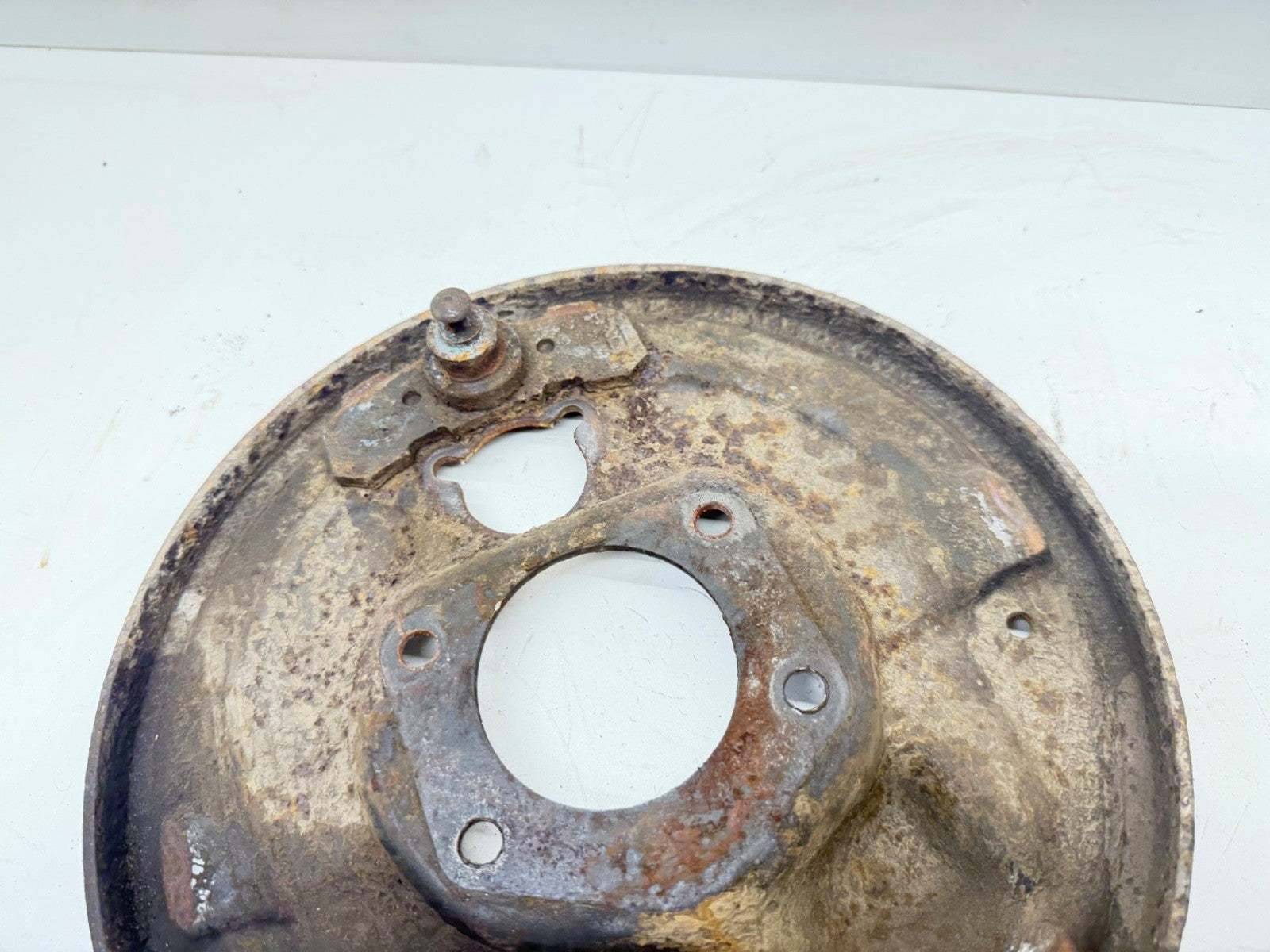 84-90 Jeep Cherokee Wrangler Left Drivers backing plate rear XJ YJ Dana 35 10"