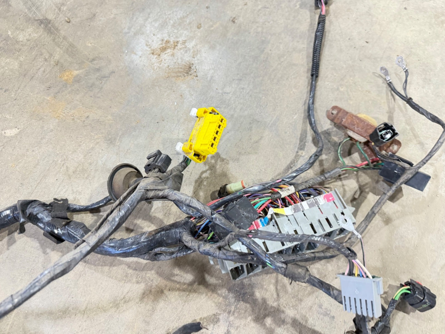01 Jeep TJ Wrangler Interior Fusebox Crossbody Wire Harness Soft Top Under Dash