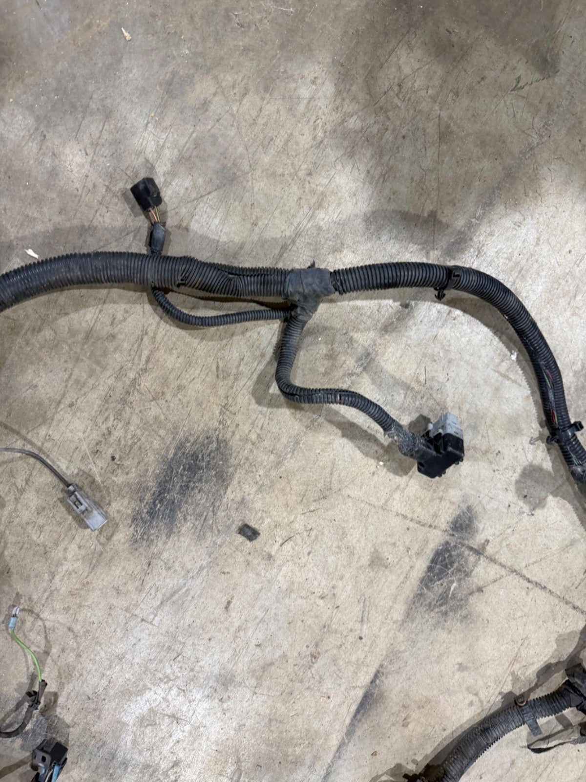 97 Jeep TJ Wrangler Fusebox Under Hood Fuse box Engine Wire Harness Block 97