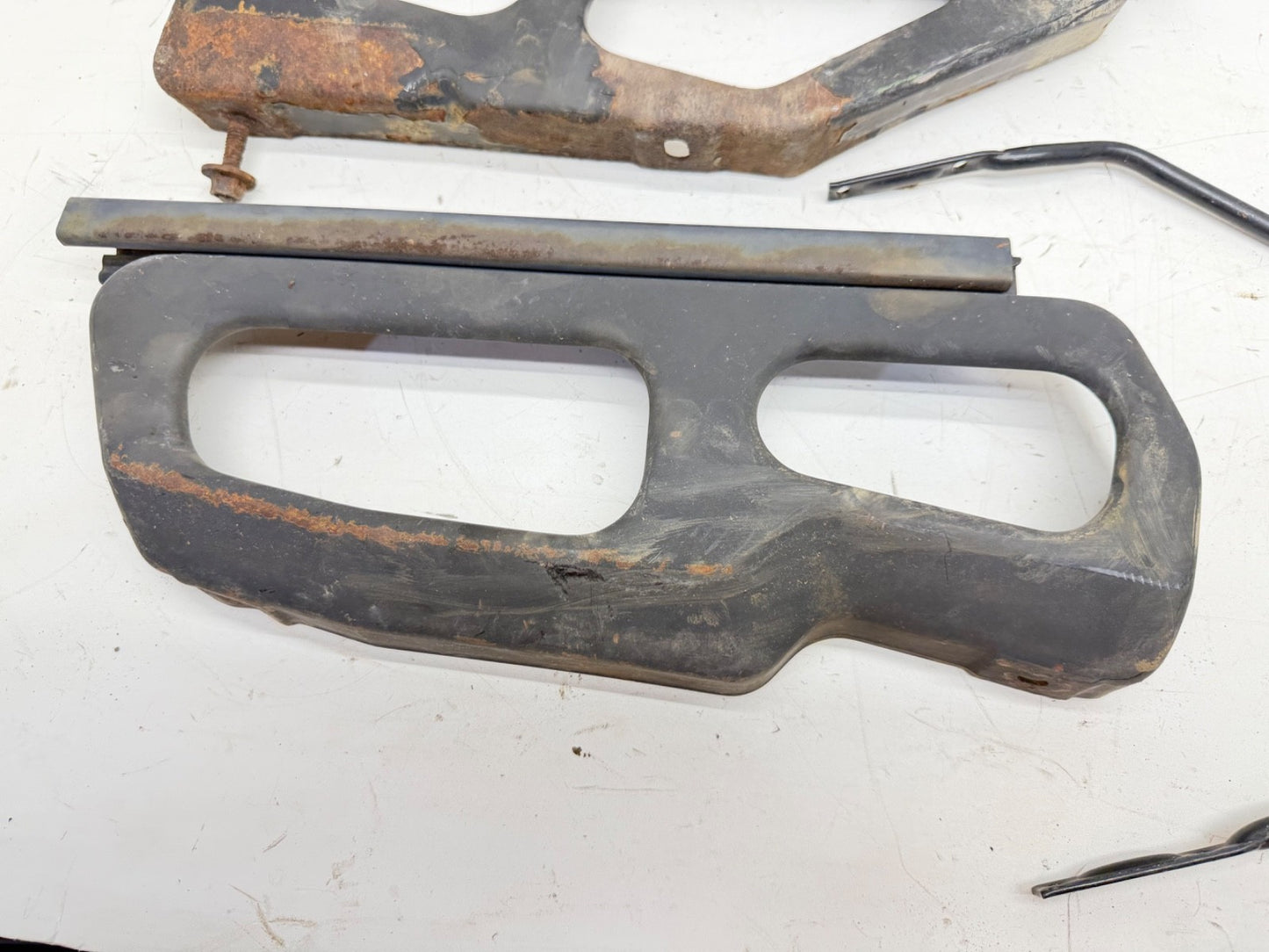 91-95 Driver Side Left Jeep Wrangler YJ Front SEAT MOUNT BRACKET Slider Mounting