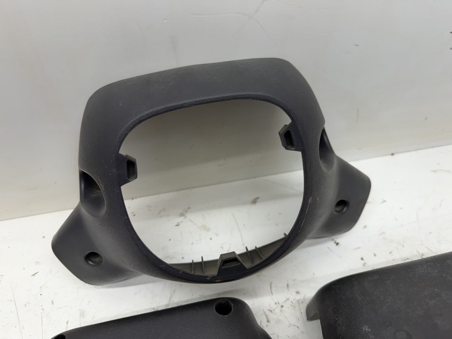 Jeep Cherokee XJ 97-01 OEM Automatic Tilt Steering Column Bezel Shroud Wheel Gre