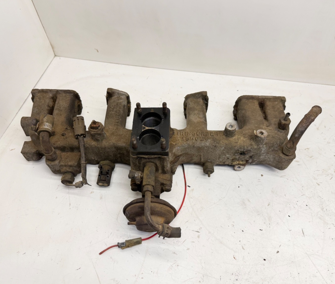 81-90 Jeep 6 Cylinder Intake Manifold CJ5 CJ7 Wrangler YJ AMC 4.2 L 258 4.2L