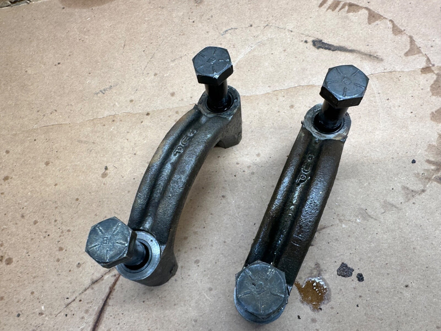 AMC MODEL 20 DIFFERENTIAL CARRIER BEARING RETAINER CAPS PAIR WITH BOLT Diff CJ