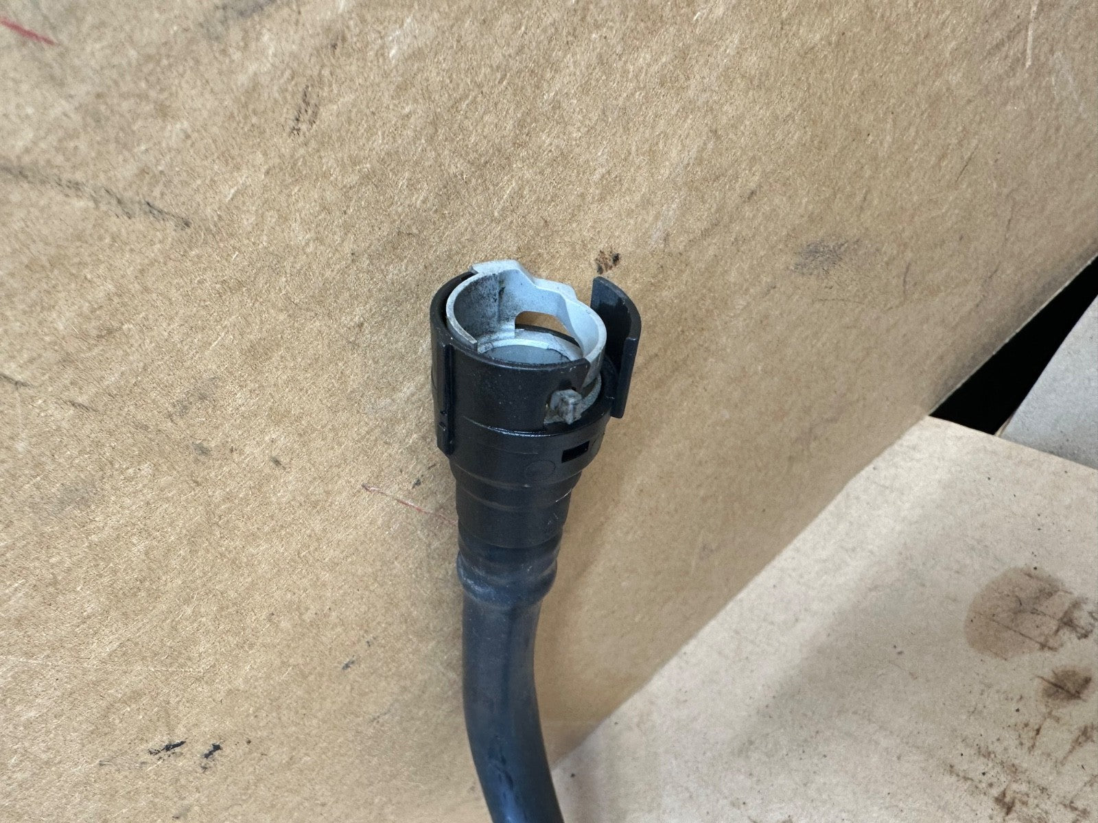 Hose Crankcase Vent Tube 08-13 Ford E-150  4.6 7C2E6758bd e150 e250 Van OEm