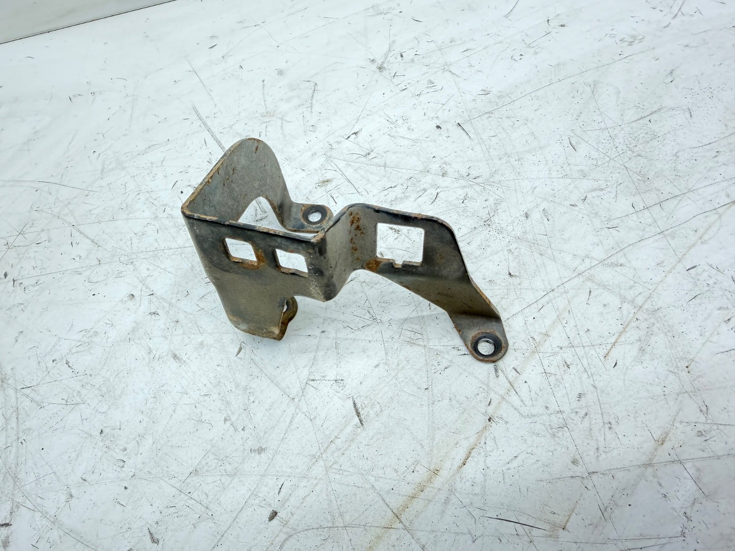 91-02 Jeep Wrangler TJ 4.0 L Throttle Cable Bracket Kickdown Mount OEM Factory