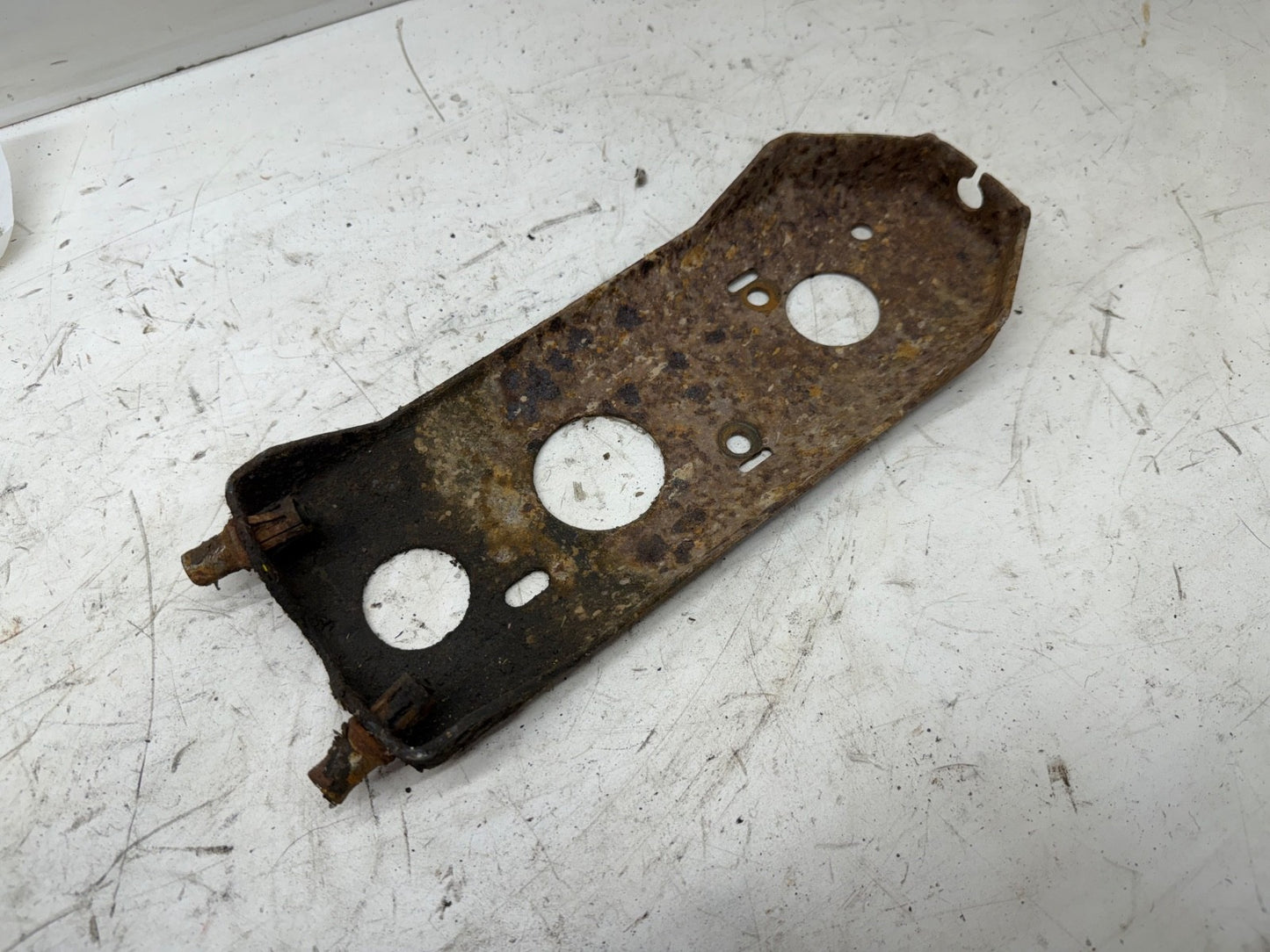 97-02 Jeep Wrangler TJ Emergency Parking Brake Cable Equalizer Adjuster Bracket