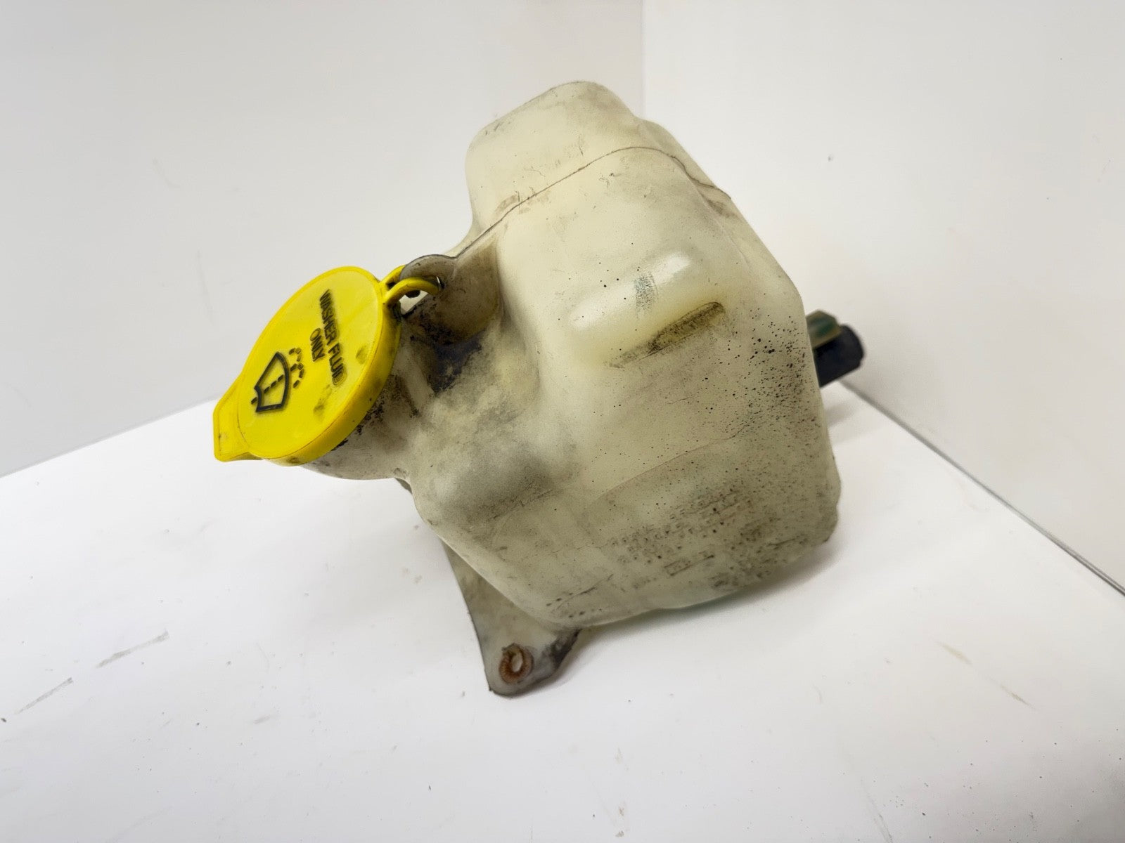 97-02 Jeep TJ Wrangler Single Pump Windshield Washer Reservoir Sprayer 55154804