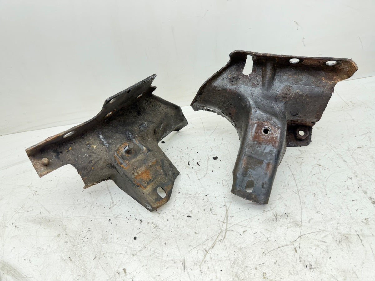 Jeep Cherokee XJ 97-01 4.0L 6 Cylinder Frame Side Engine Motor Mount Bracket OEM