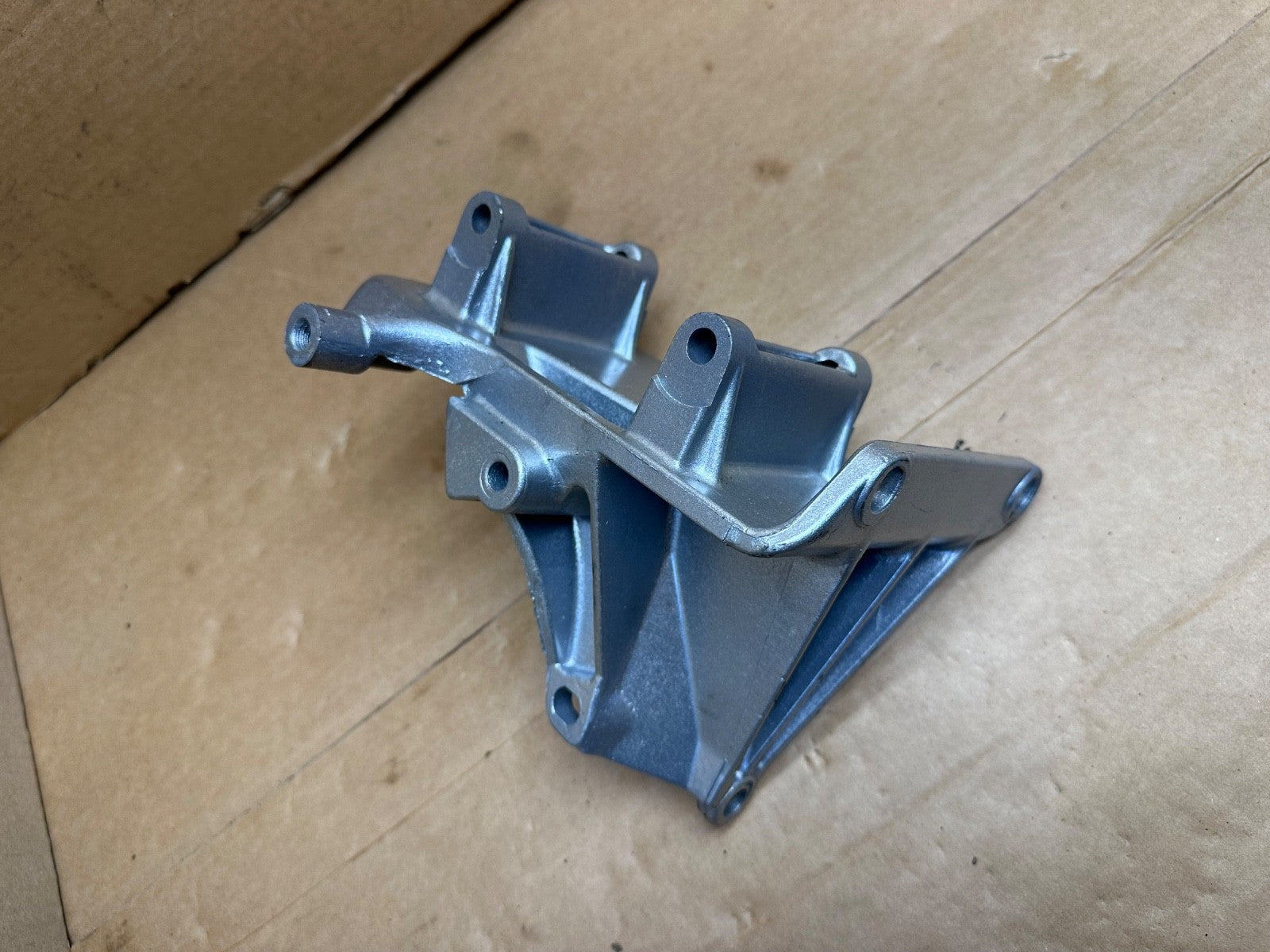 Jeep FSJ 4.2L  A/C Compressor Bracket OEM 3239470 4.2 L Air Mount A C J10 Waggy