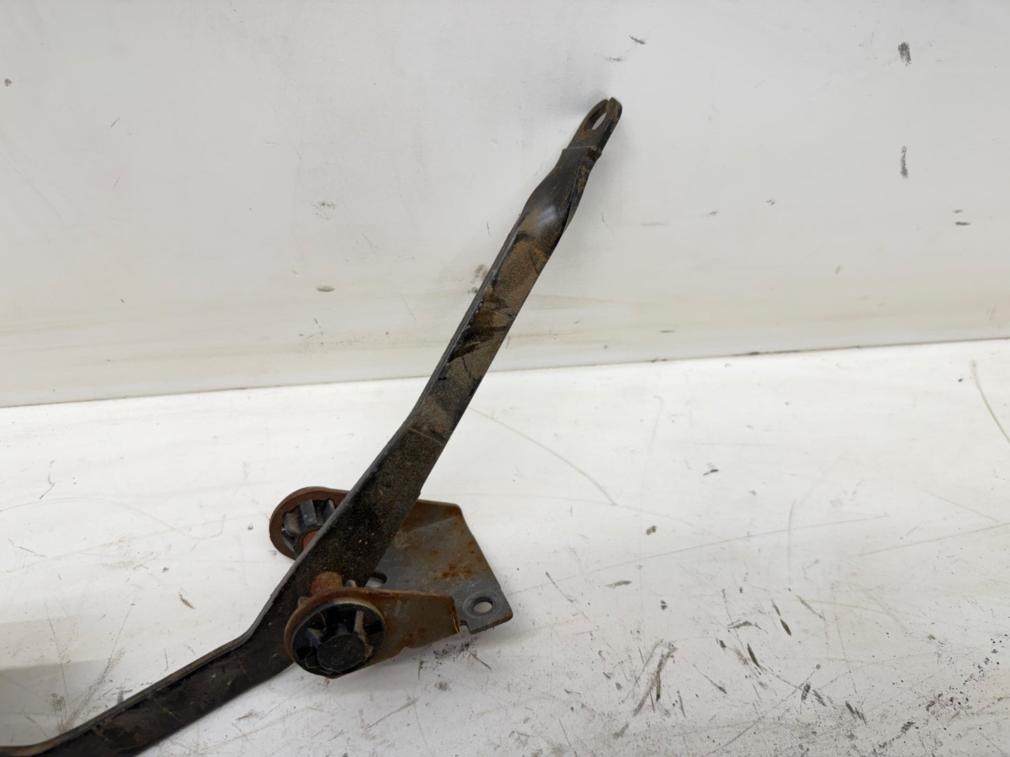 Jeep Wrangler TJ 97-06 Gas Accelerator Pedal Throttle Bracket Firewall Petal OEM