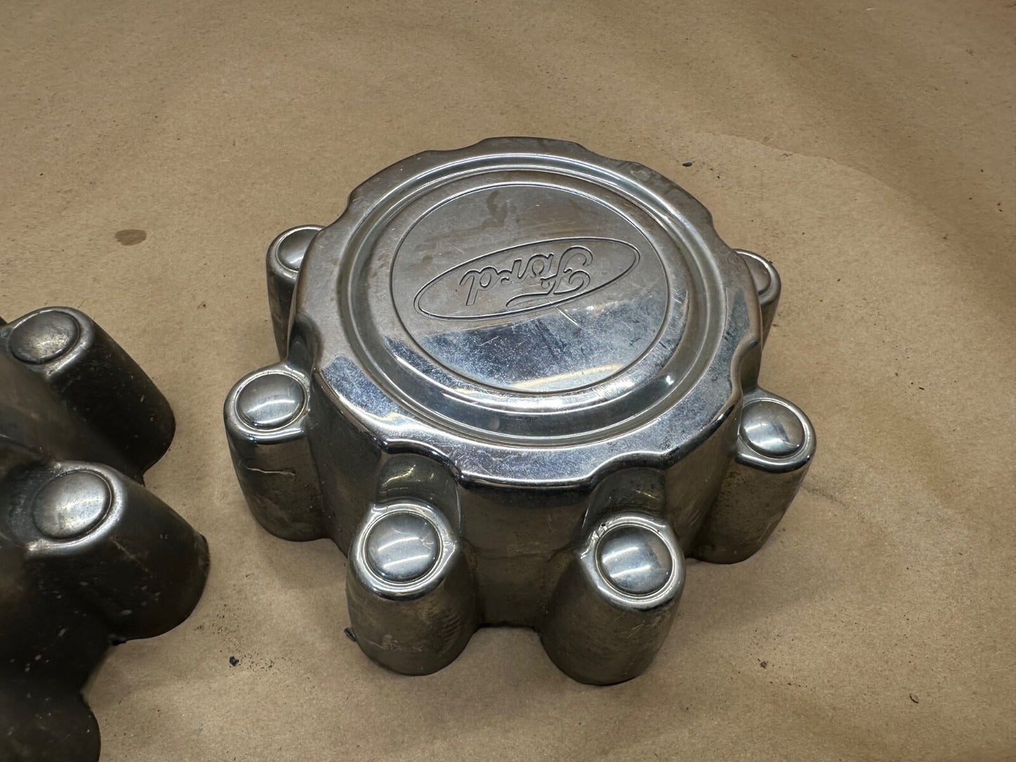 99-05 Ford F-250 F-350 PAIR Front Rear OEM Hub Cap F81A-1A096-BB F81A-1A096-CA