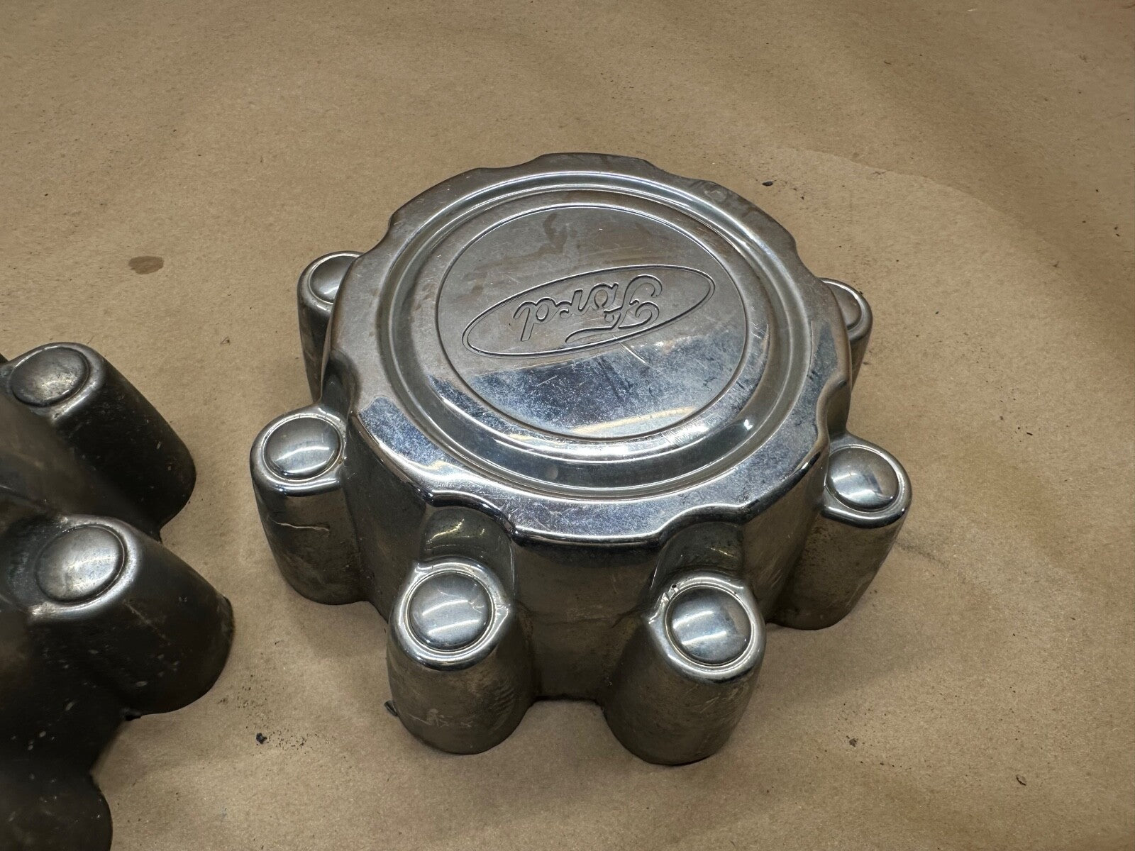 99-05 Ford F-250 F-350 PAIR Front Rear OEM Hub Cap F81A-1A096-BB F81A-1A096-CA